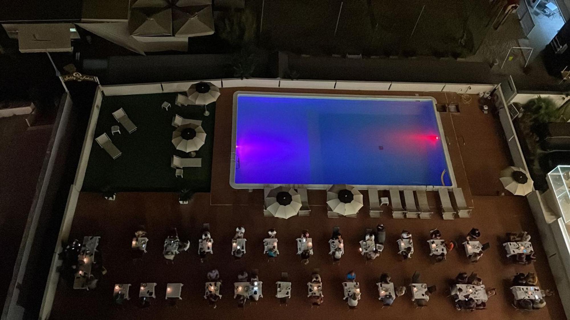 Hotel Embassy Pesaro Bagian luar foto