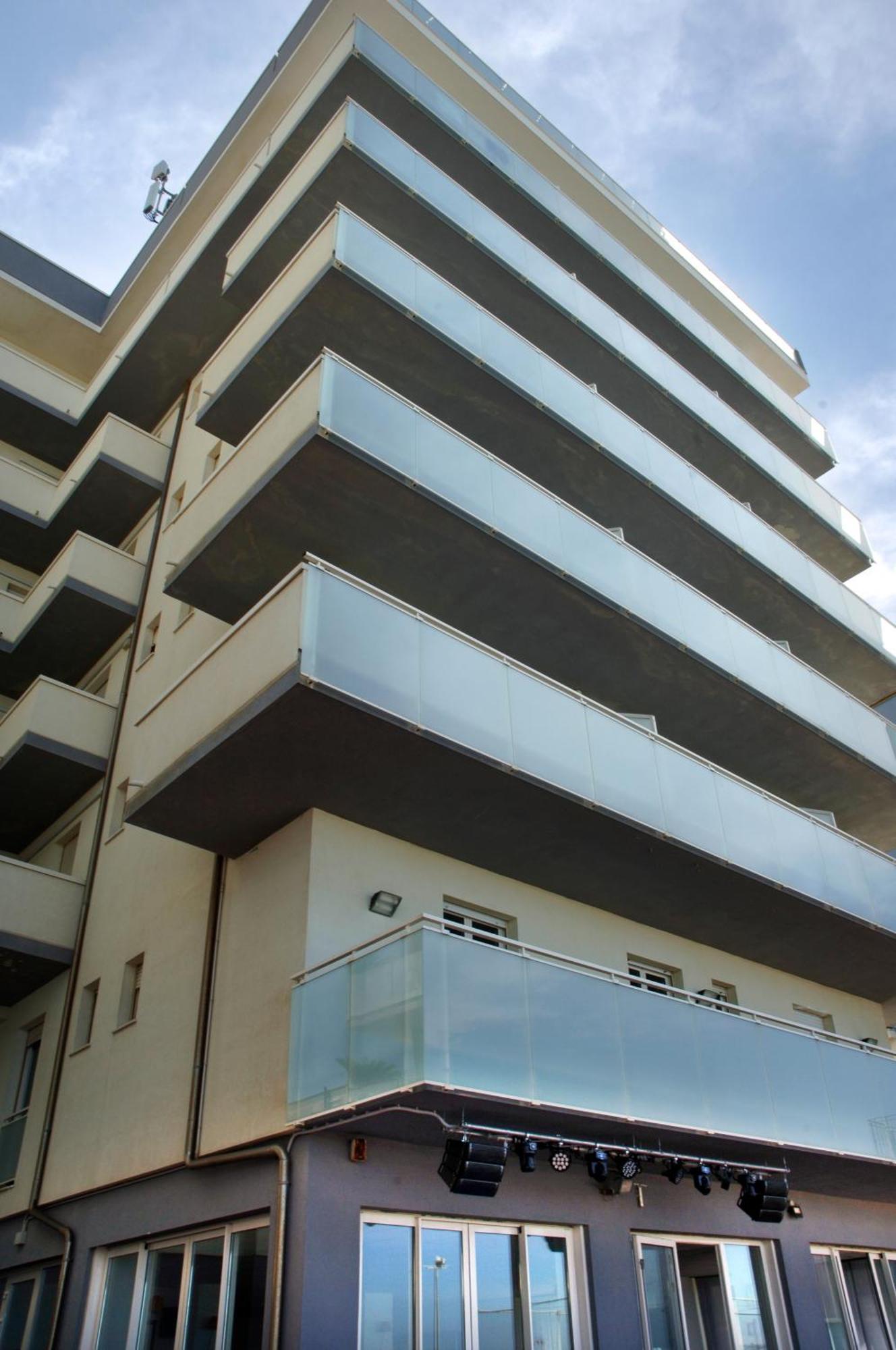 Hotel Embassy Pesaro Bagian luar foto