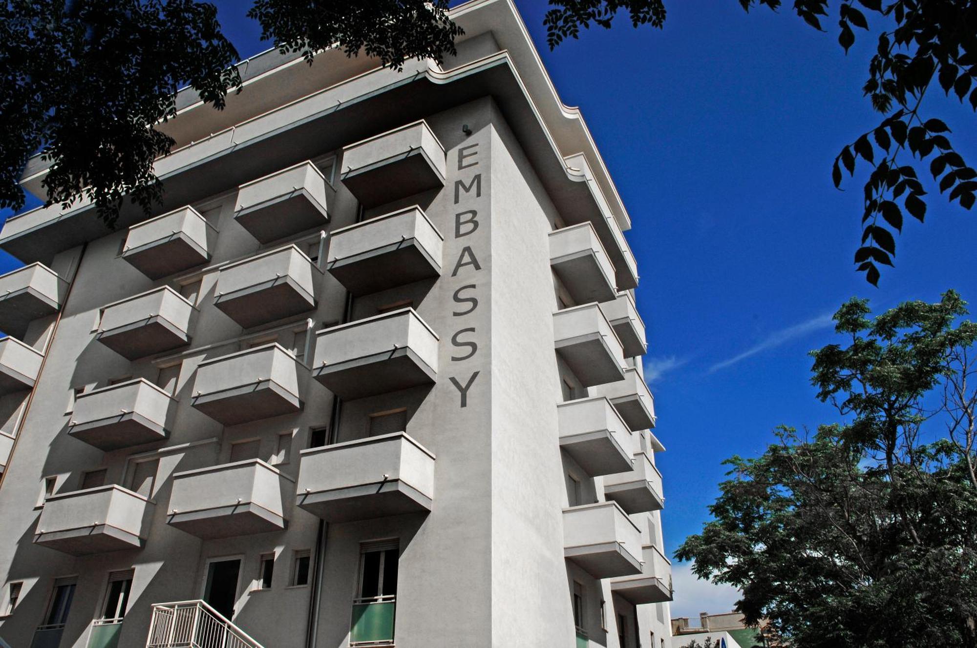 Hotel Embassy Pesaro Bagian luar foto